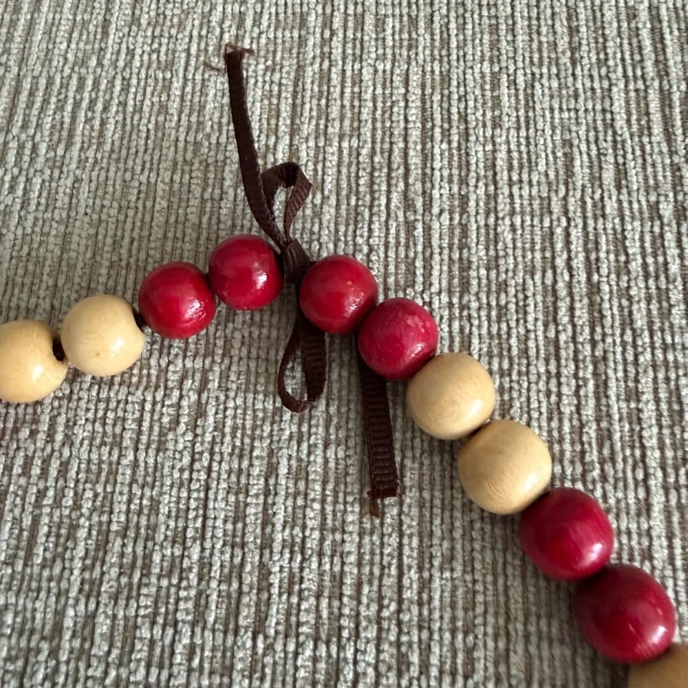 Wood bead Teddy Bear and Heart Necklace - Picture 3 of 4